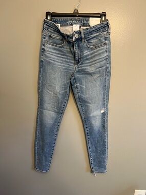 American Eagle Outfitters Women's Medium Wash Skinny Jeans